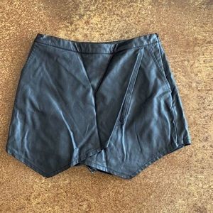 Abercrombie and Fitch black leather skort